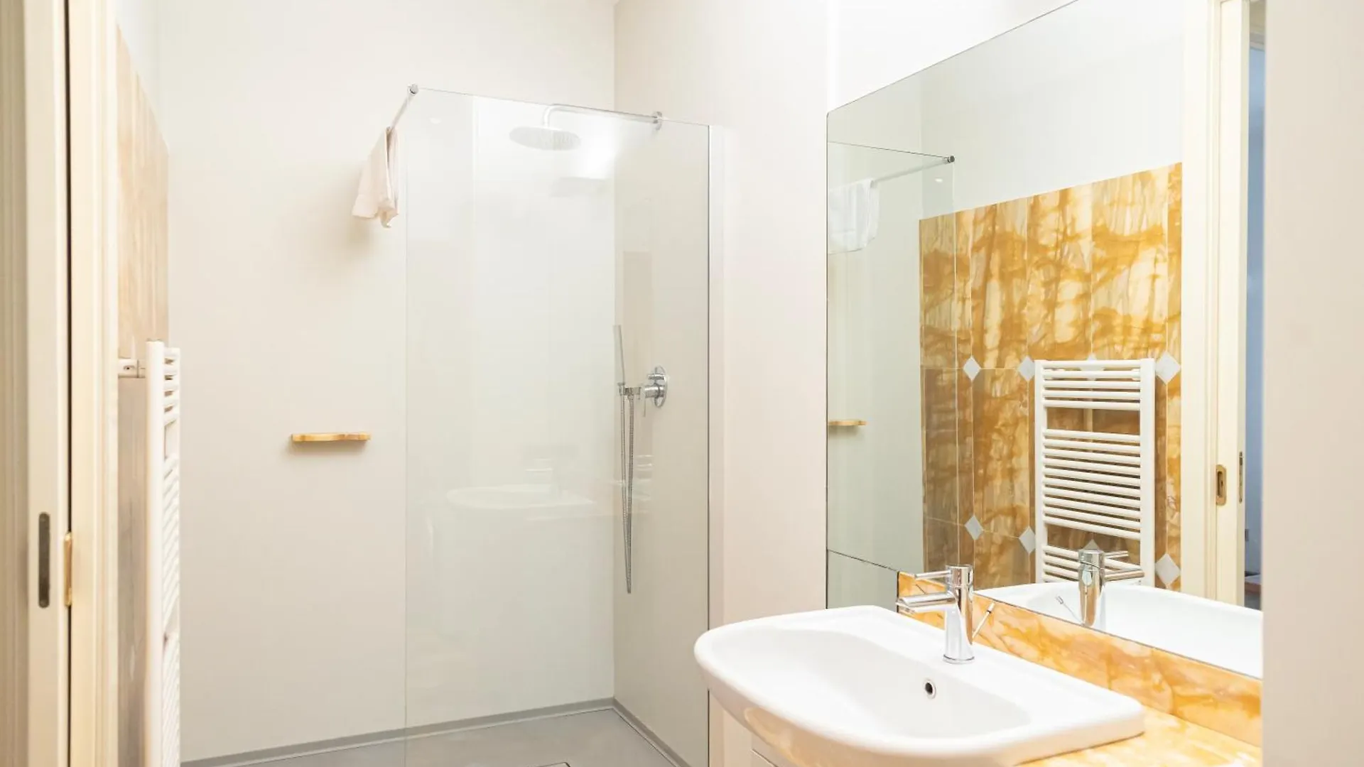 Elegante Bilocale In Montenapoleone - Brera Milan Apartment