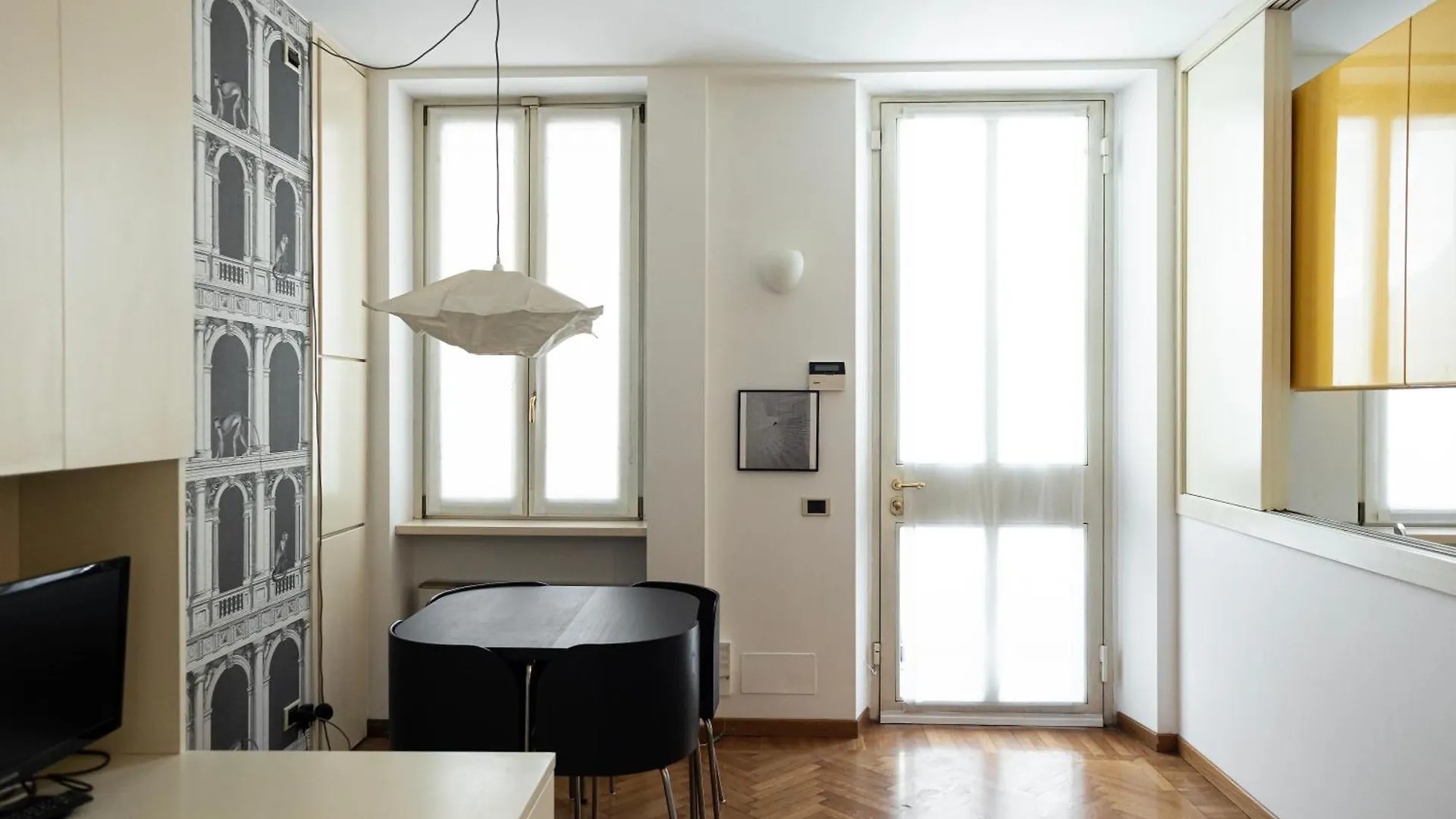 Elegante Bilocale In Montenapoleone - Brera Milan