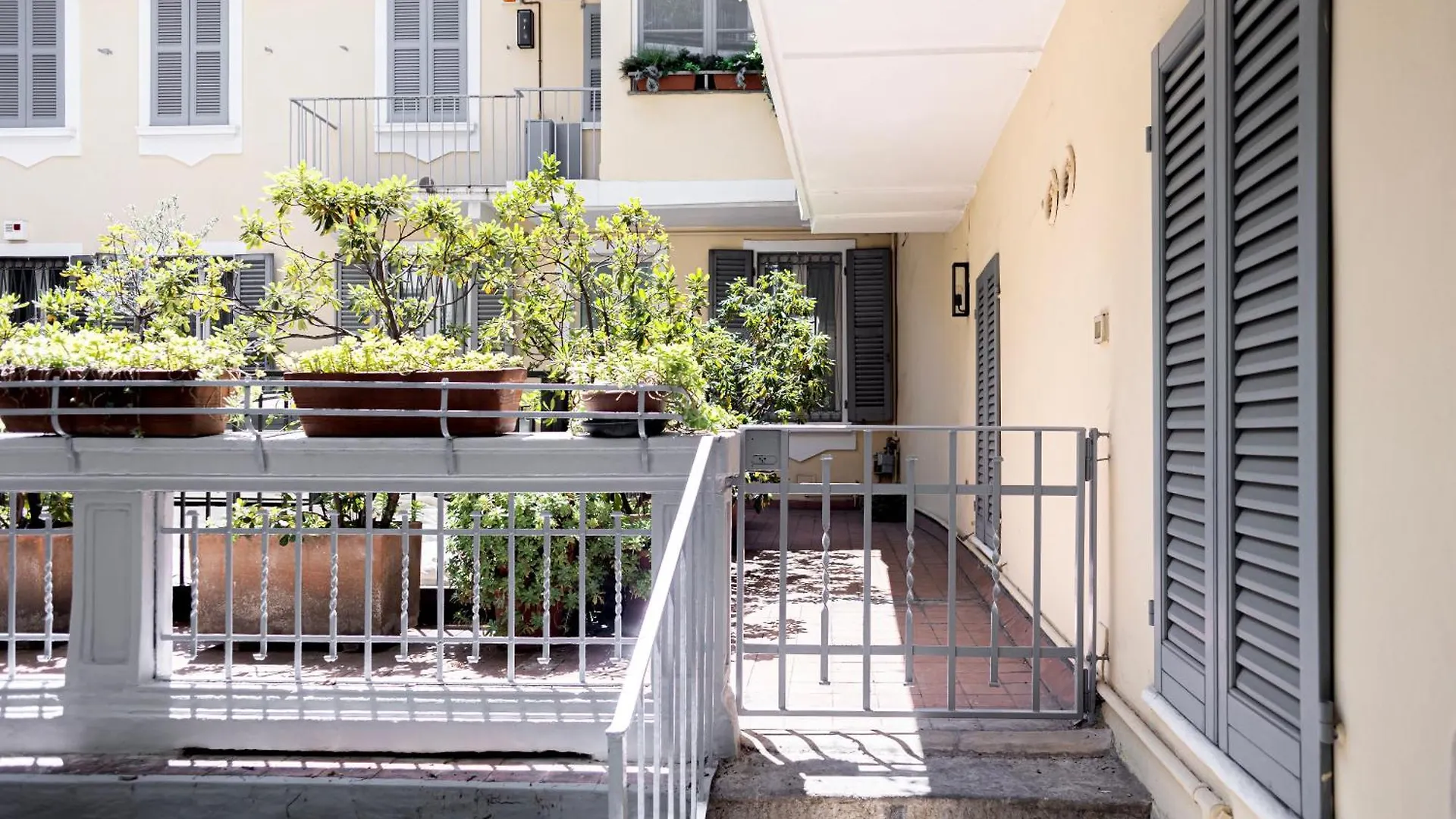Apartment Elegante Bilocale In Montenapoleone - Brera Milan
